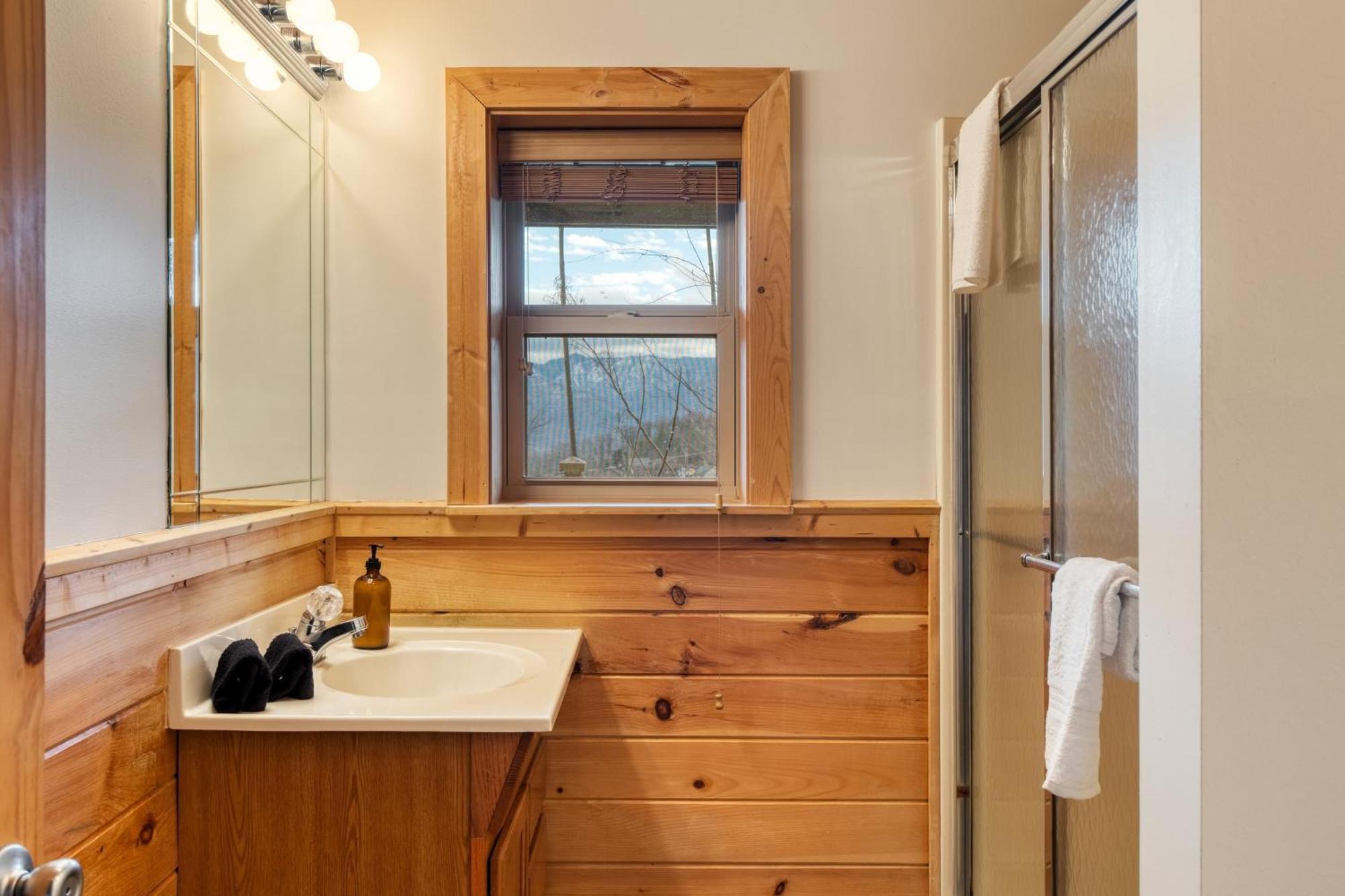 Chestnut By Avantstay Mountain Cabin W Treetop Views Hot Tub Game Room Gatlinburg Exterior foto